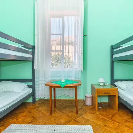 Isabel La Catolica * Ragusa